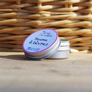 Baume-a-levres-Nature-Progres-Un-brin-de-Cueillette-Laure-GUILLOT-Paysanne-herboriste-Vosges