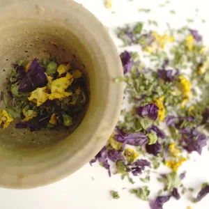 TISANE-BIEN-AU-CHAUD-2-Un-brin-de-Cueillette-Laure-GUILLOT-Paysanne-herboriste-Vosges